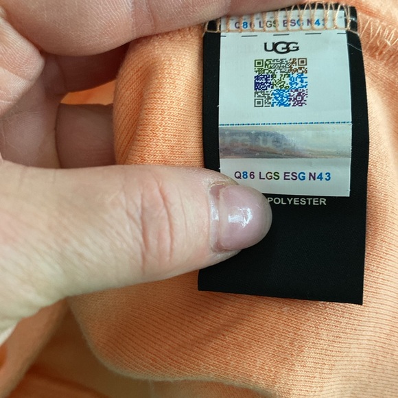 UGG Shirt - Picture 7 of 8